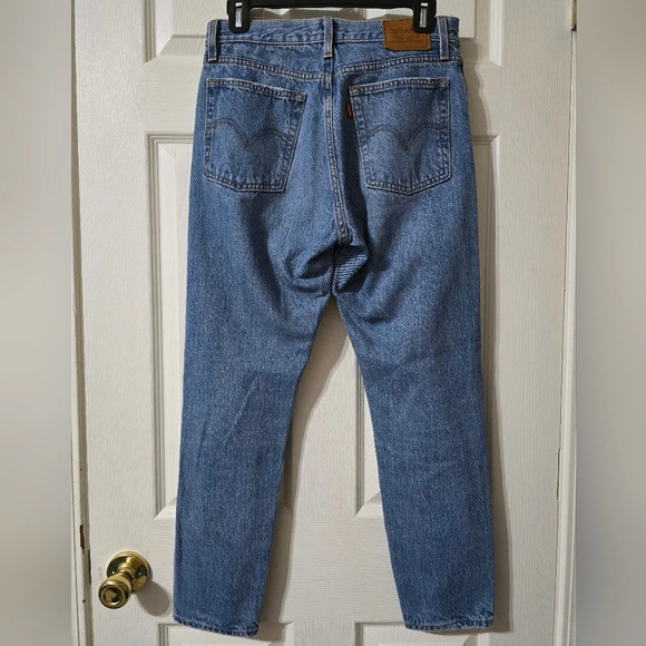 Levi's Wedgie Icon Fit Ankle Jeans, Medium Destructed Wash, Premium Denim, EUC! - Picture 9 of 13